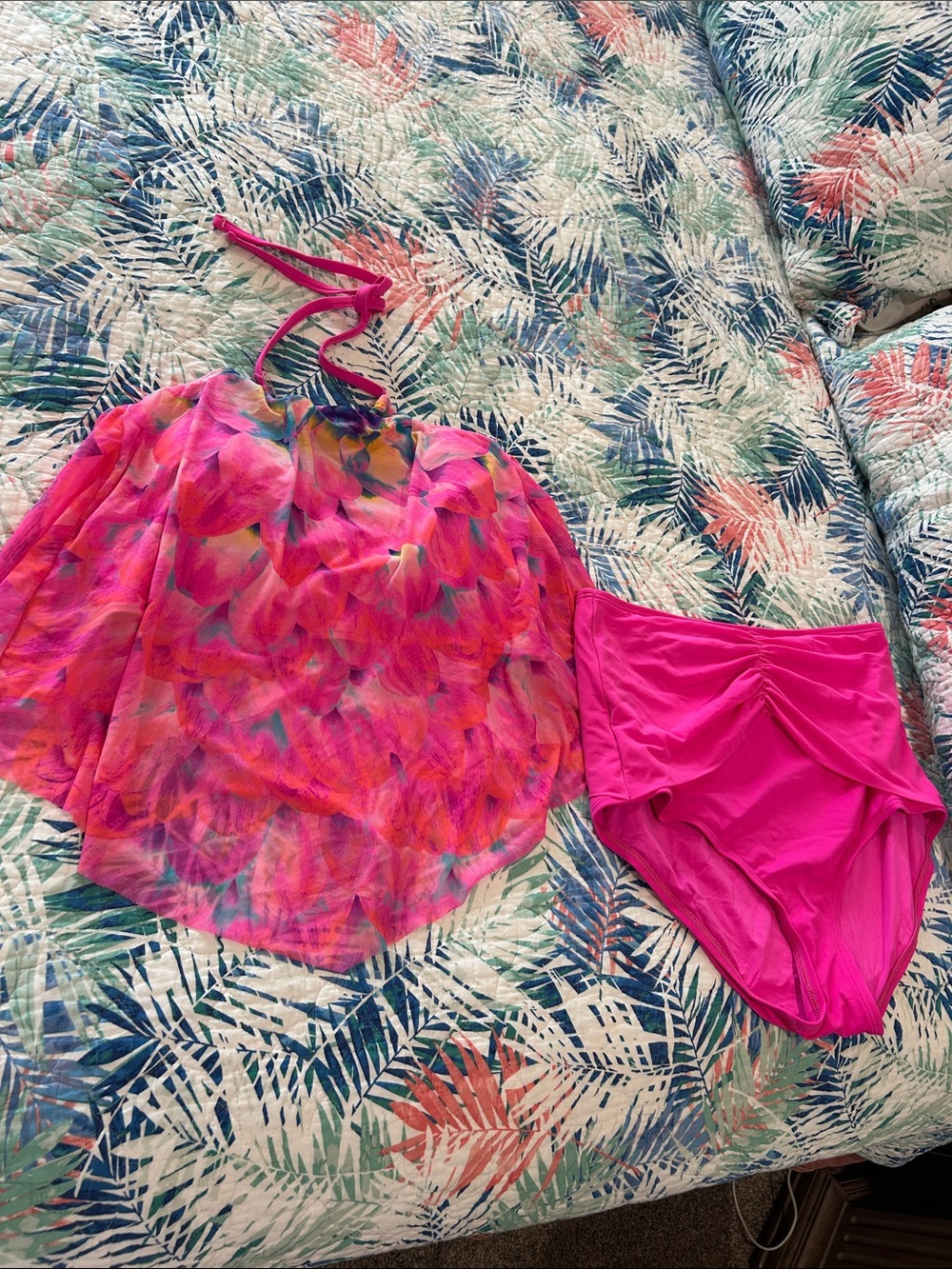 Coco Reef 38DD Pink Multicolor Halter Swim Top w/ Hot Pink XL High-Waist Bottoms